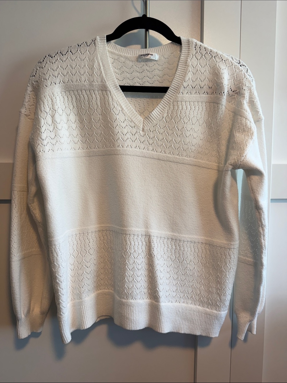 zeagoo Cream V-Neck Knit Sweater for Women